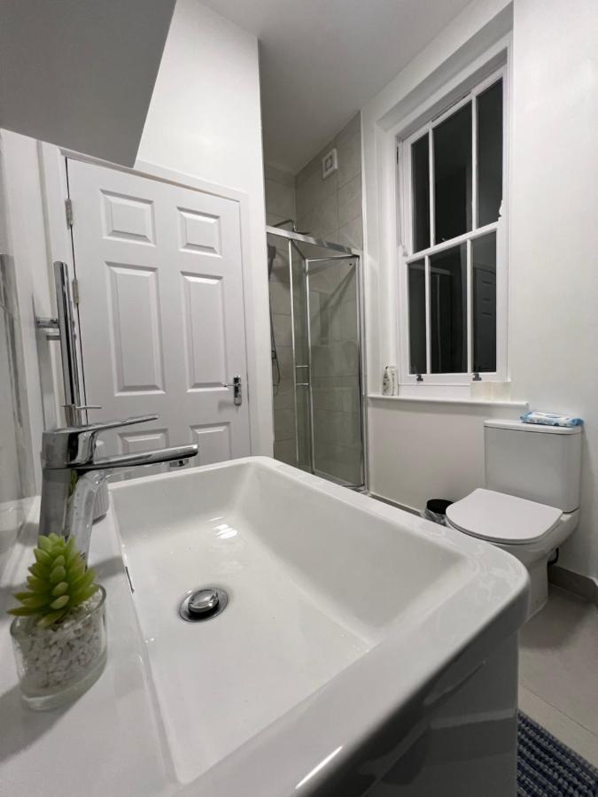 London Comfort Stay ภายนอก รูปภาพ